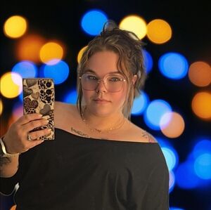 Meet your Posher, Nika